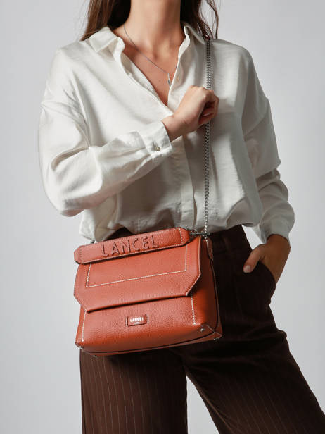 Cross Body Tas Ninon Leder Lancel Bruin ninon A13782 ander zicht 1