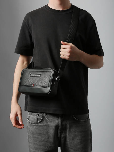 Cross Body Tas Tommy hilfiger Zwart central AM14030 ander zicht 1